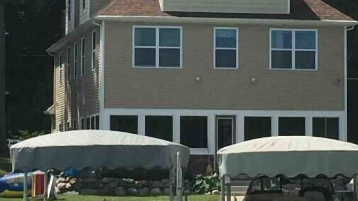 Angola Cottage | Crooked Lake - nice for big families! Near Pokagon