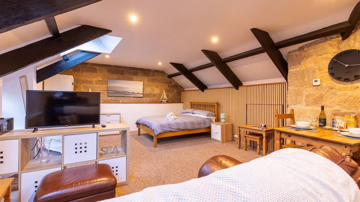 Warkworth Cottage | CROSS HOUSE APARTMENT Dog Friendly Barn Conversion in the Heart of Warkworth
