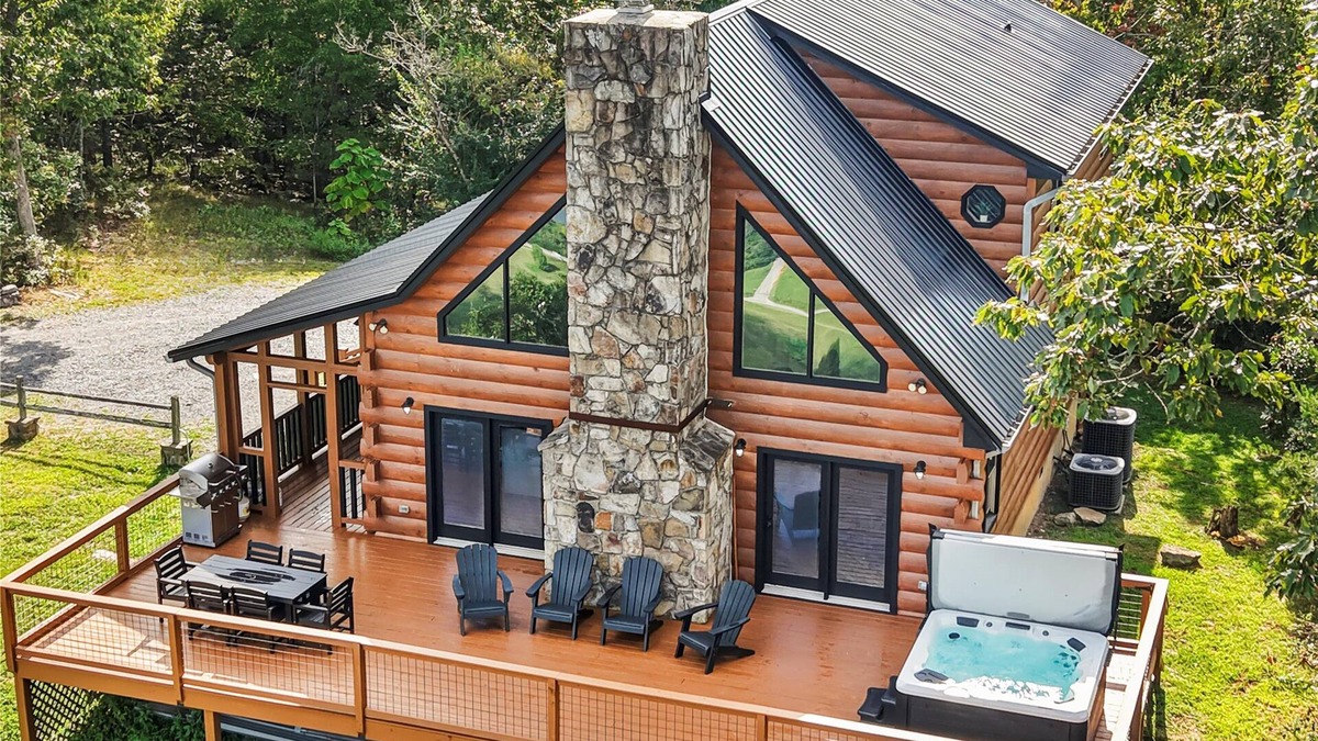 Trenton Cabin | Crossbow Cabin | Rustic Log Cabin | Hot Tub | Sleeps 10