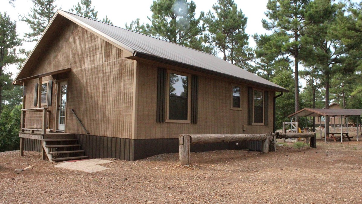 Murfreesboro Cabin | Crosscut Cabins- Minutes from Lake, River, & Diamond Mine! Private Hiking Trail!