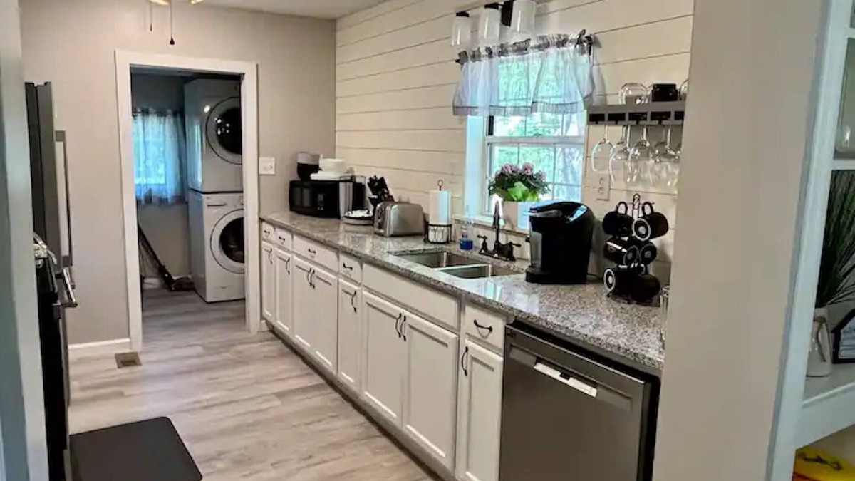 Logan Cabin | Crossroads Cottage in the Heart of Hocking Hills