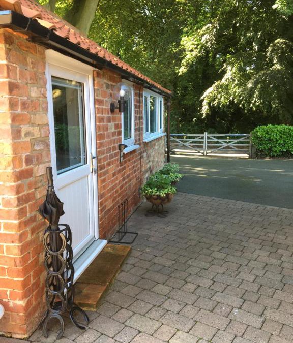 East Ravendale House | Crossways Self-Catering Cottage - Self Contained