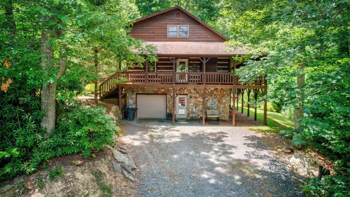 Boone Cabin | Crosswind - Hot Tub - Firepit - Mountain Views