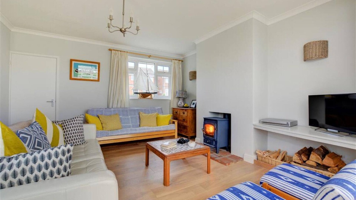 Deepdale House | Crow's Nest - Three Bedroom House, Sleeps 6