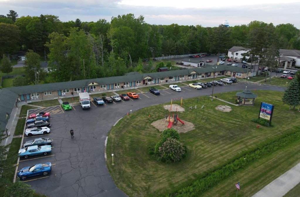 Tawas City Hotel | Crow's Nest