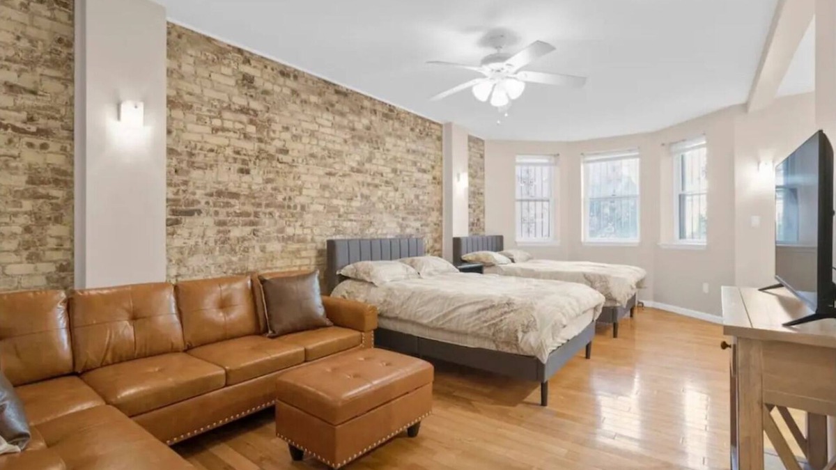 Crown Heights Apartment | Crown Heights Studio Near Subway + Private backyard