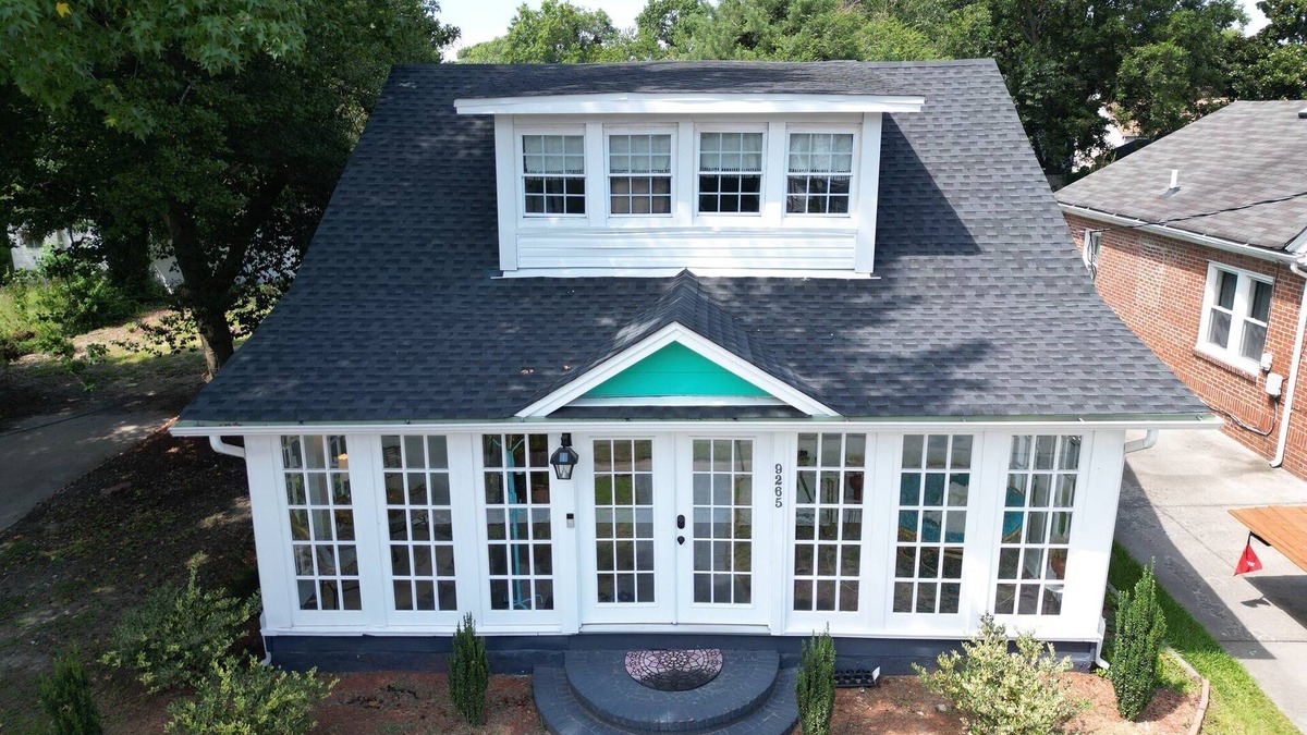 Norfolk House | Crown Jewel Luxe Beach Bungalow, Private Pool, 5min-beach, 6 min-NAVSTA
