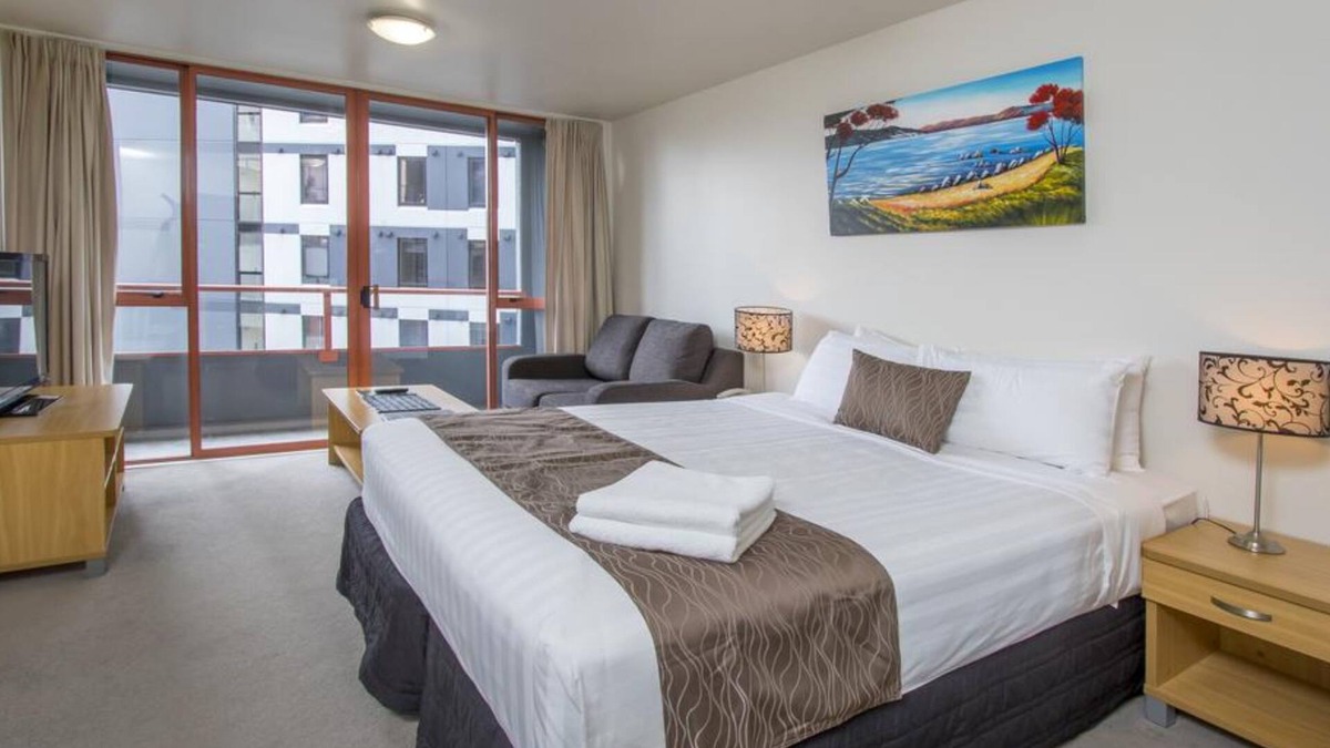 Grafton Apartment | Crown on Cintra Lane