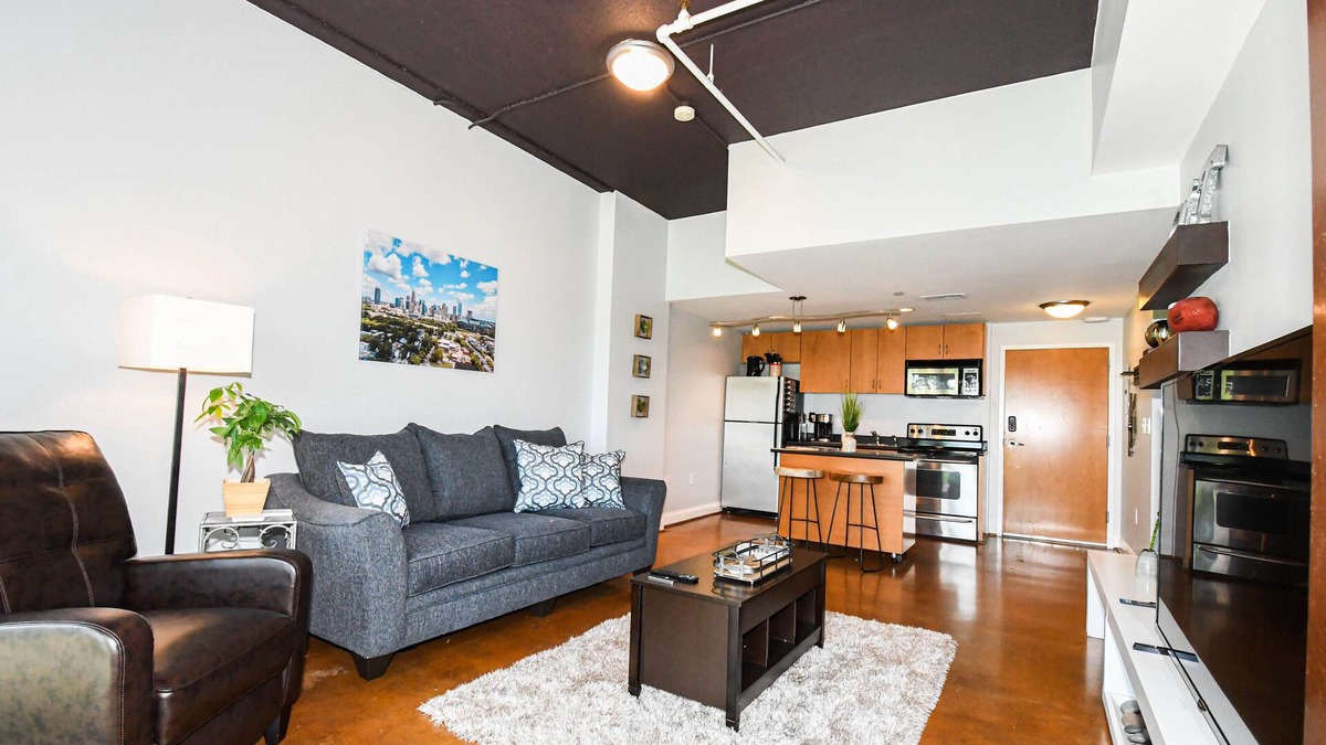 Fourth Ward Apartment | {Crown Palace} - Uptown Spot