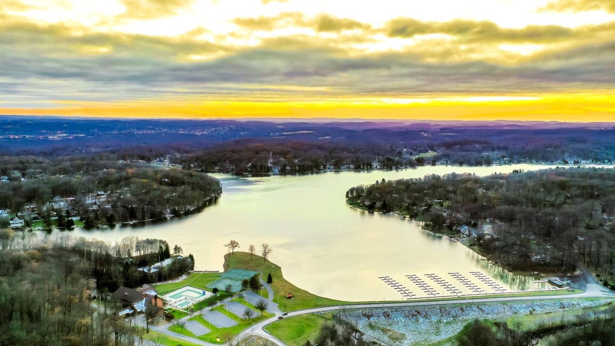 Treasure Lake Apartment | Crown Resorts at Wolf Run