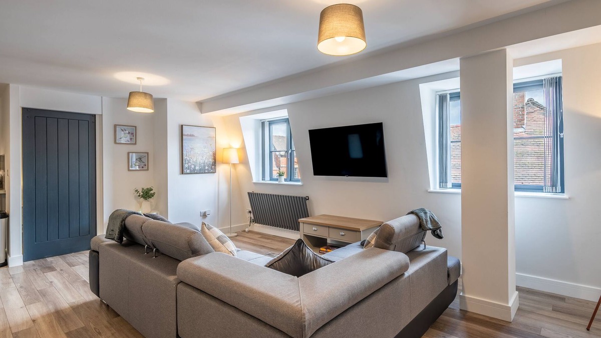Wellington Apartment | Crown Street Apartments - 7C, Town Centre