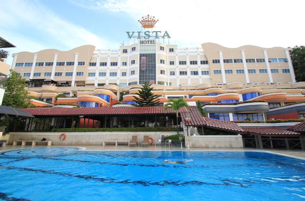 Lubuk Baja Hotel | Crown Vista Hotel