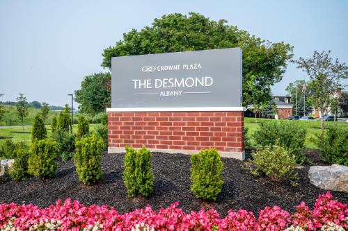 Newtonville Hotel | Crowne Plaza Albany - The Desmond Hotel