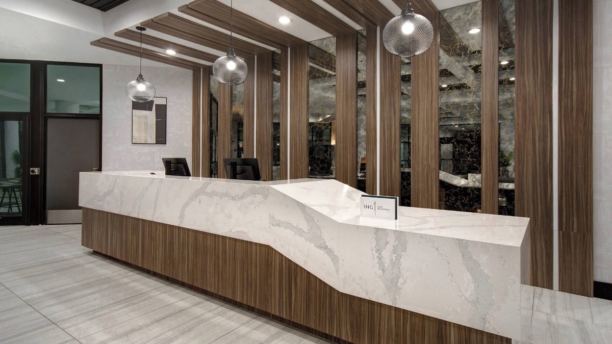 Auburn Hills Hotel | Crowne Plaza Auburn Hills by IHG