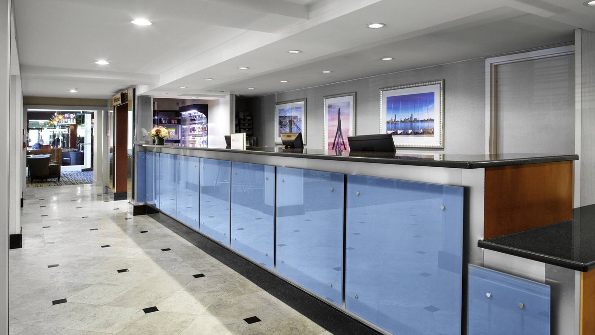 Woburn Hotel | Crowne Plaza Boston - Woburn by IHG