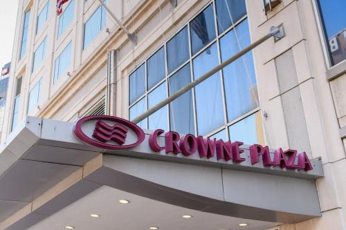 Playhouse Square Hotel | Crowne Plaza Cleveland at Playhouse Square by IHG