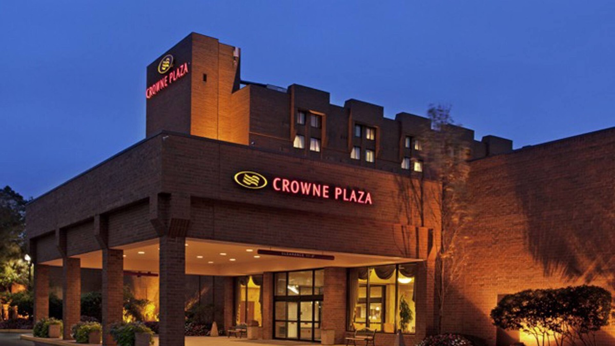Columbus Hotel | Crowne Plaza Columbus North- Worthington by IHG
