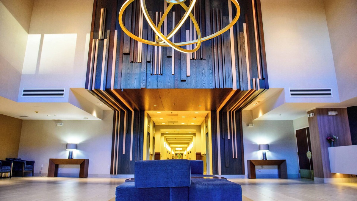 Herndon Hotel | Crowne Plaza Dulles Airport by IHG
