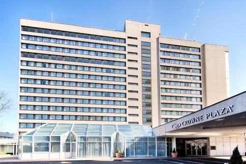 Schwanheim Hotel | Crowne Plaza Frankfurt Congress Hotel by IHG