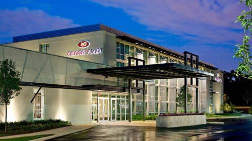Glen Ellyn Hotel | Crowne Plaza Hotel Glen Ellyn/Lombard by IHG