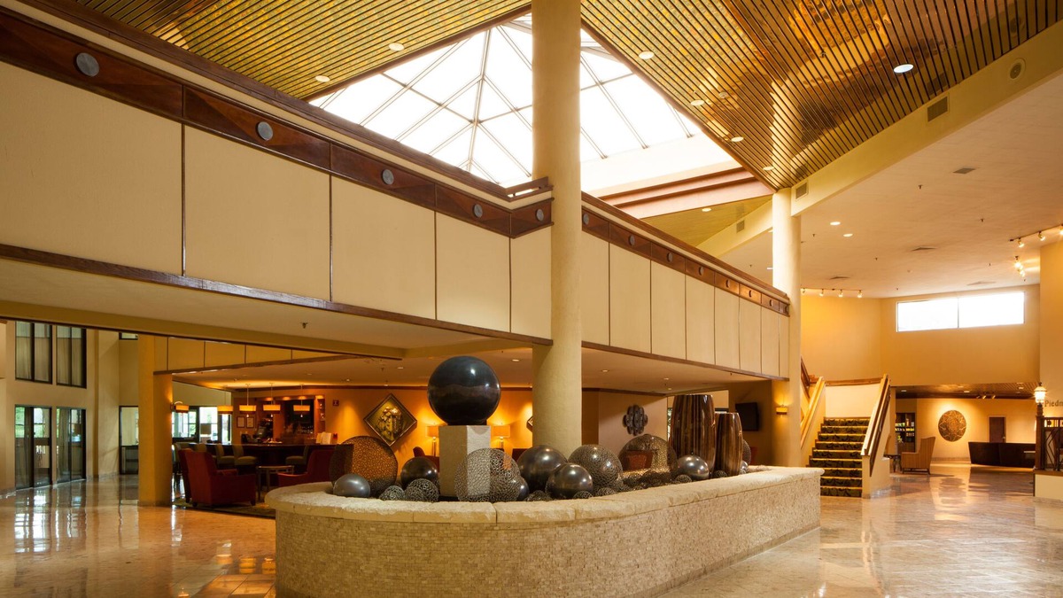 Hickory Hotel | Crowne Plaza Hotel Hickory by IHG
