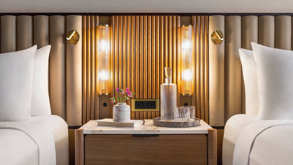 Fairgrounds Hotel | Crowne Plaza Louisville Airport Expo Ctr by IHG