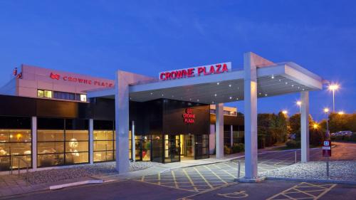 Ringway Hotel | Crowne Plaza Manchester Airport by IHG