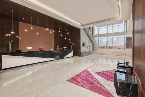Ortigas Center Hotel | Crowne Plaza Manila Galleria by IHG