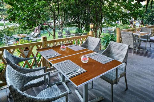 Huayuan Road Area Hotel | Crowne Plaza Zhengzhou by IHG