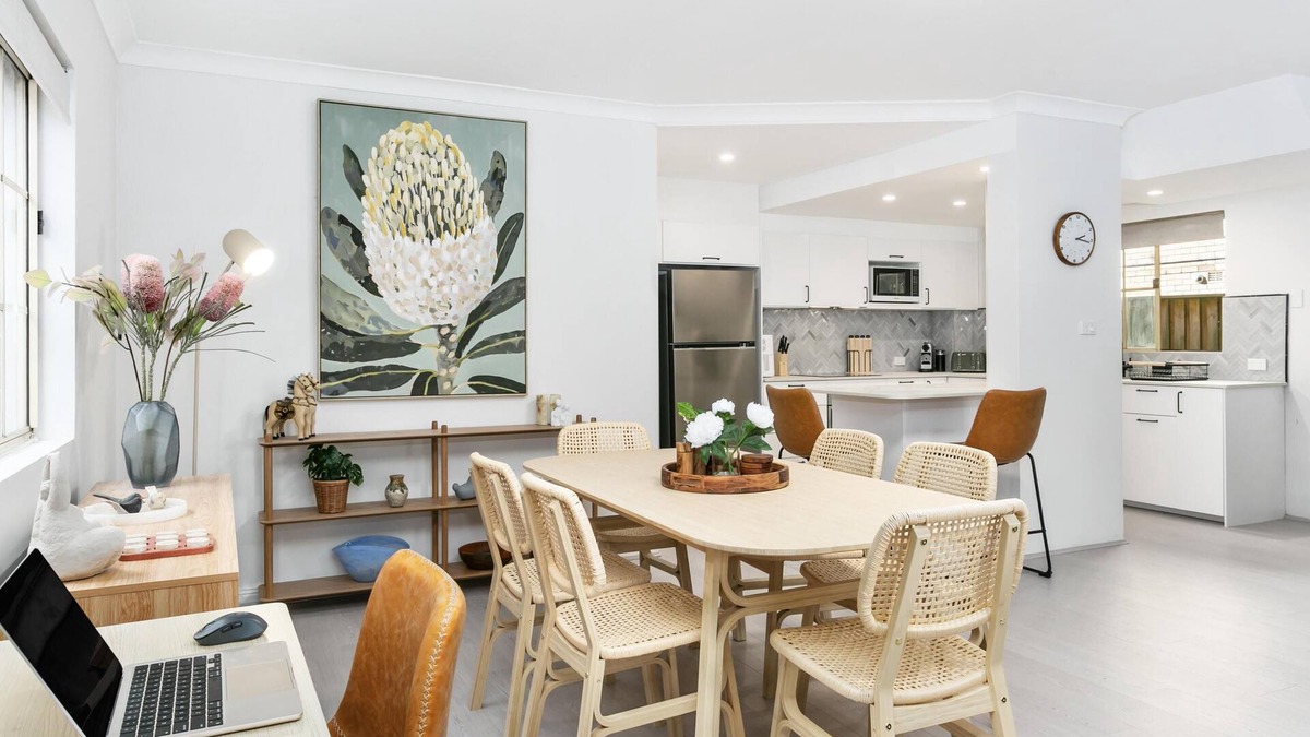 Crows Nest House | Crows Nest - ER138 - Ernest Street - Stylish townhouse, spacious layout, walk to shops and transport.
