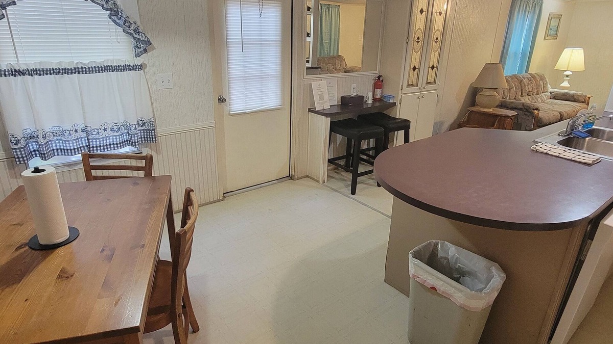 West Tawakoni House | Crowsnest Cozy Mobile Home