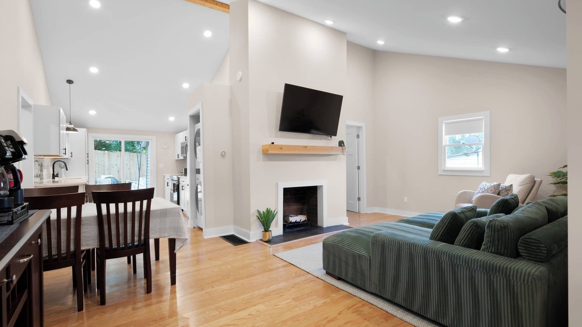 Buckeye Lake Cottage | Cruise Buckeye Lake in a 6-Seater Golf Cart & Unwind by the Fire Pit