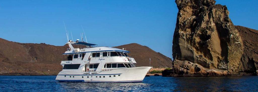 Bahia de Caraquez Boat Rental | Cruise Ship Southern Star At Dock Only