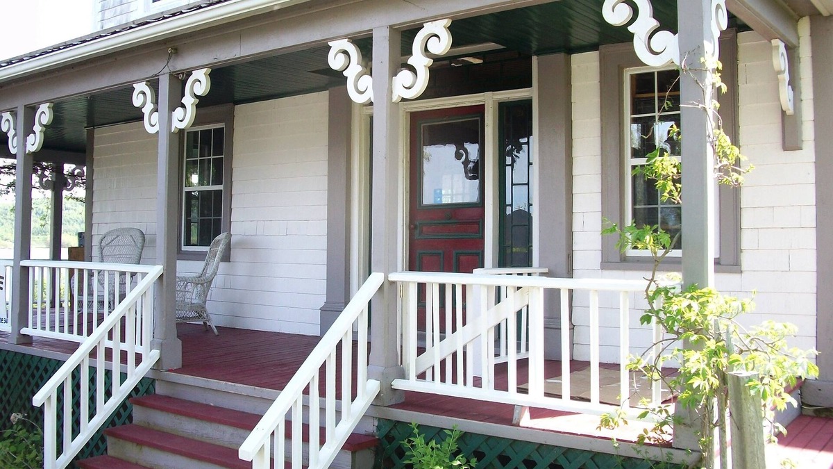 Hatfield Point House | Cruise the St. John River