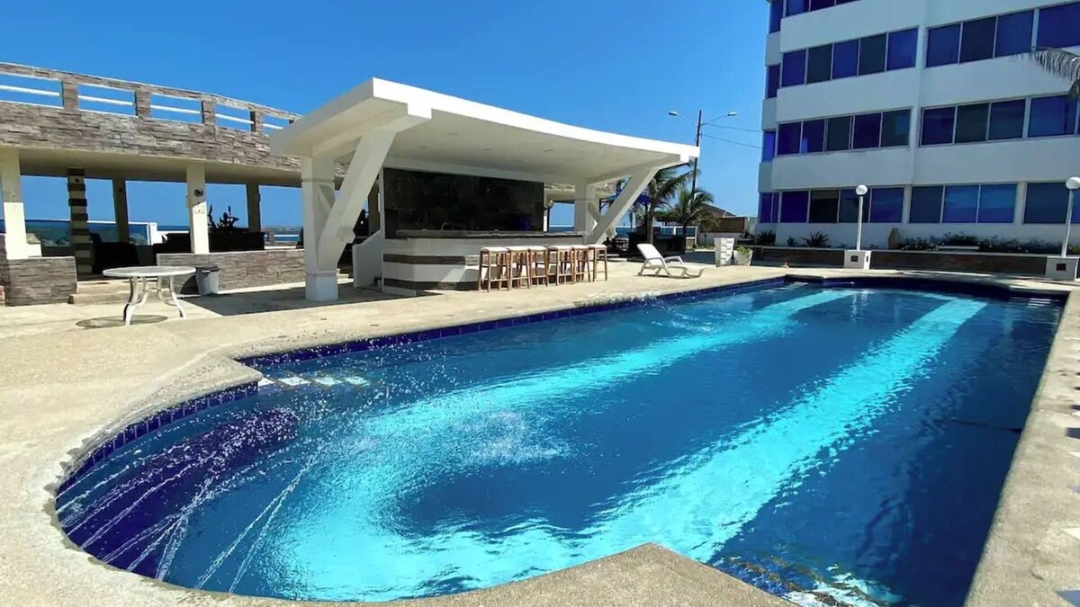 Crucita Apartment | Cruise with Guardia and access to Private Beachnn