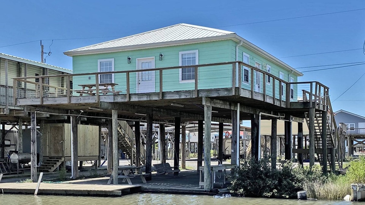 Golden Meadow House | Crusty Crab - Boat Access - Island Realty