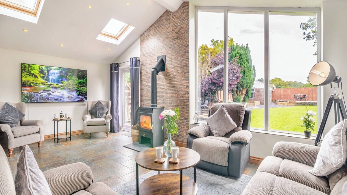 Neath Cottage | Crynant Countryside Retreat