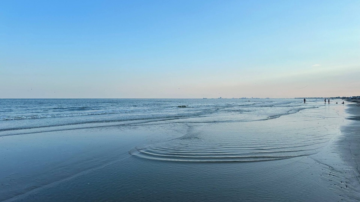 Crystal Beach Cabin | Crystal Beach Cabin - Sleeps 7 (3 blocks from Beach)