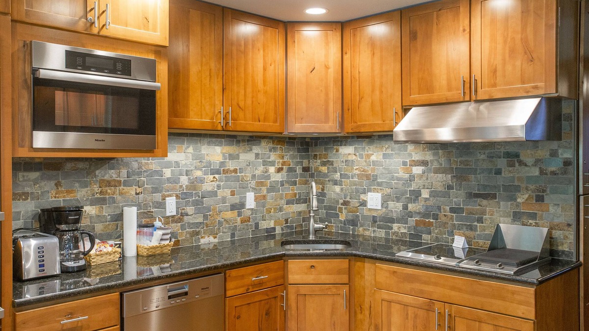 Enumclaw Condo | Crystal Chalets Condominiums at Crystal Mountain Ski Resort