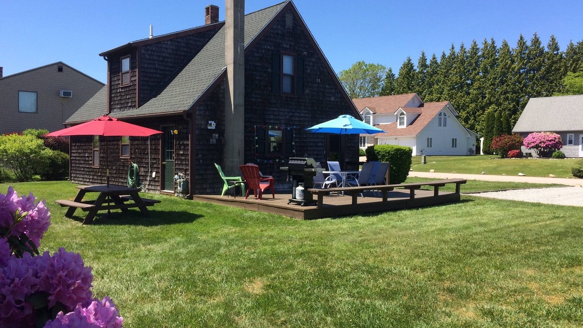Eastward Look House | Crystal Clean Classic Cape! Discover Narragansett Summer Charm and Beaches!