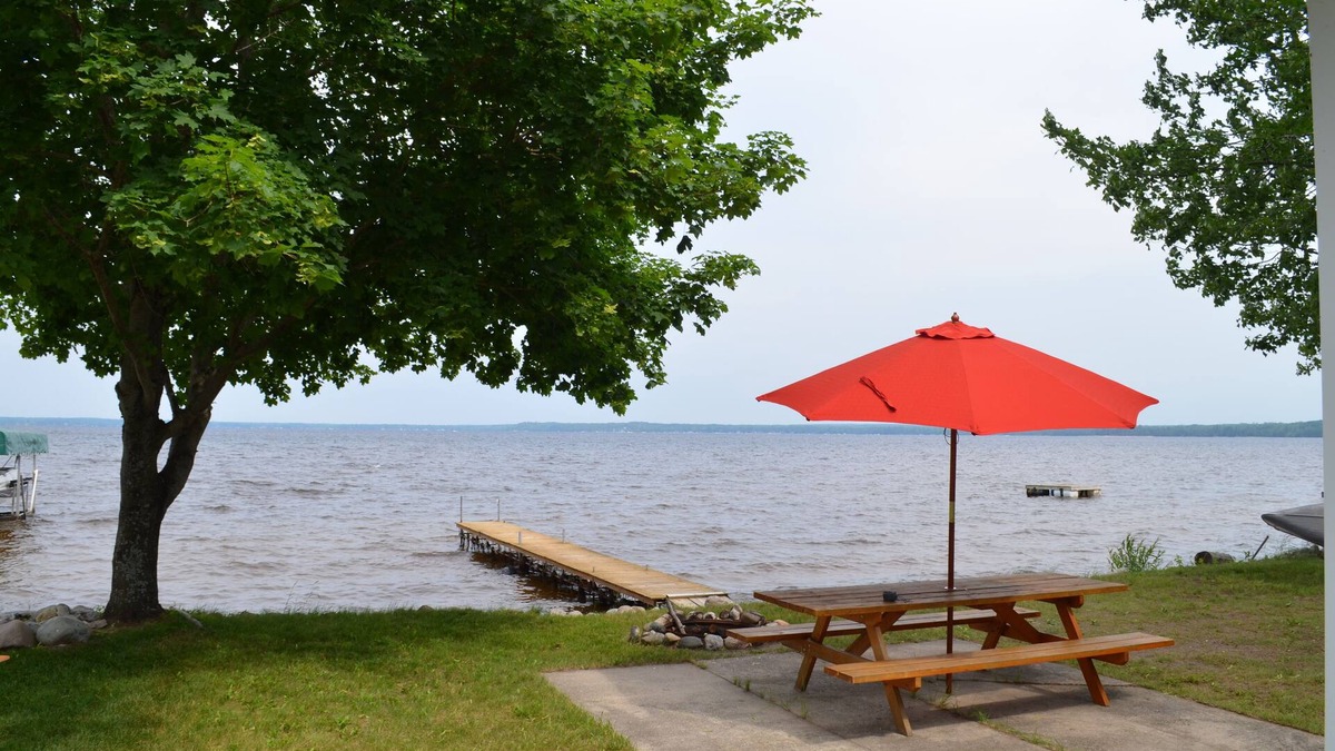 Cheboygan House | Crystal Clear Water, Beautiful Sunrises and Quiet Tranquility