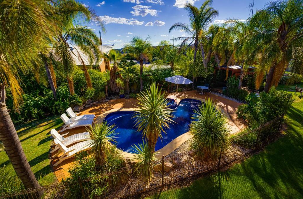 Lavington Hotel | Crystal Fountain Motel Albury