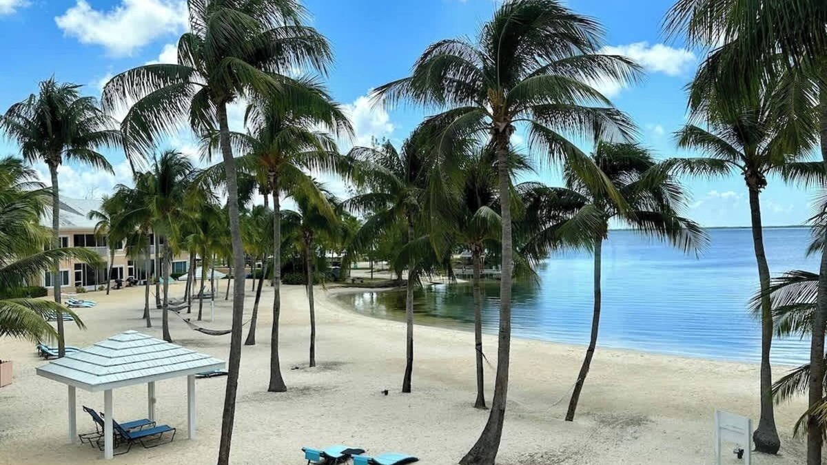 Rum Point Condo | Crystal Kai 2 BR Kaibo Yacht Club - Pool & Beach