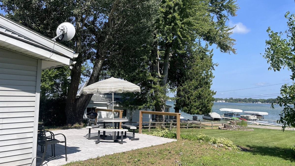 Crystal Cottage | Crystal Lake Cottage with Private Dock