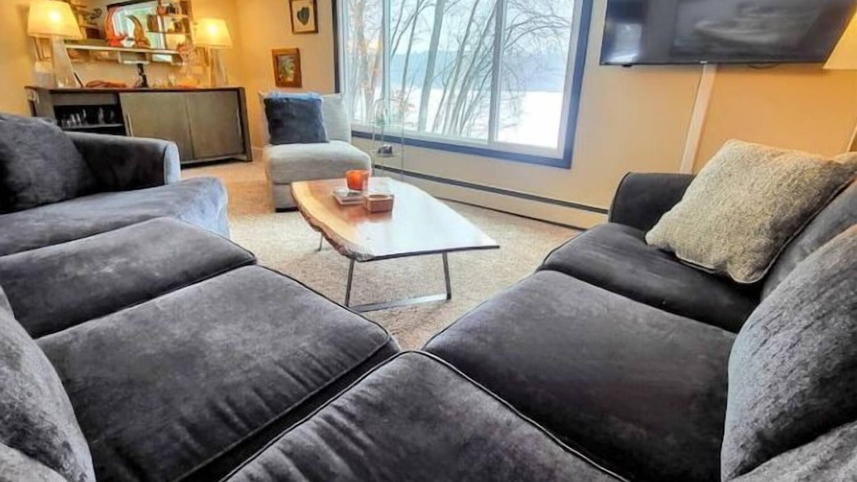 Tomahawk House | Crystal Lake House - Has It All!