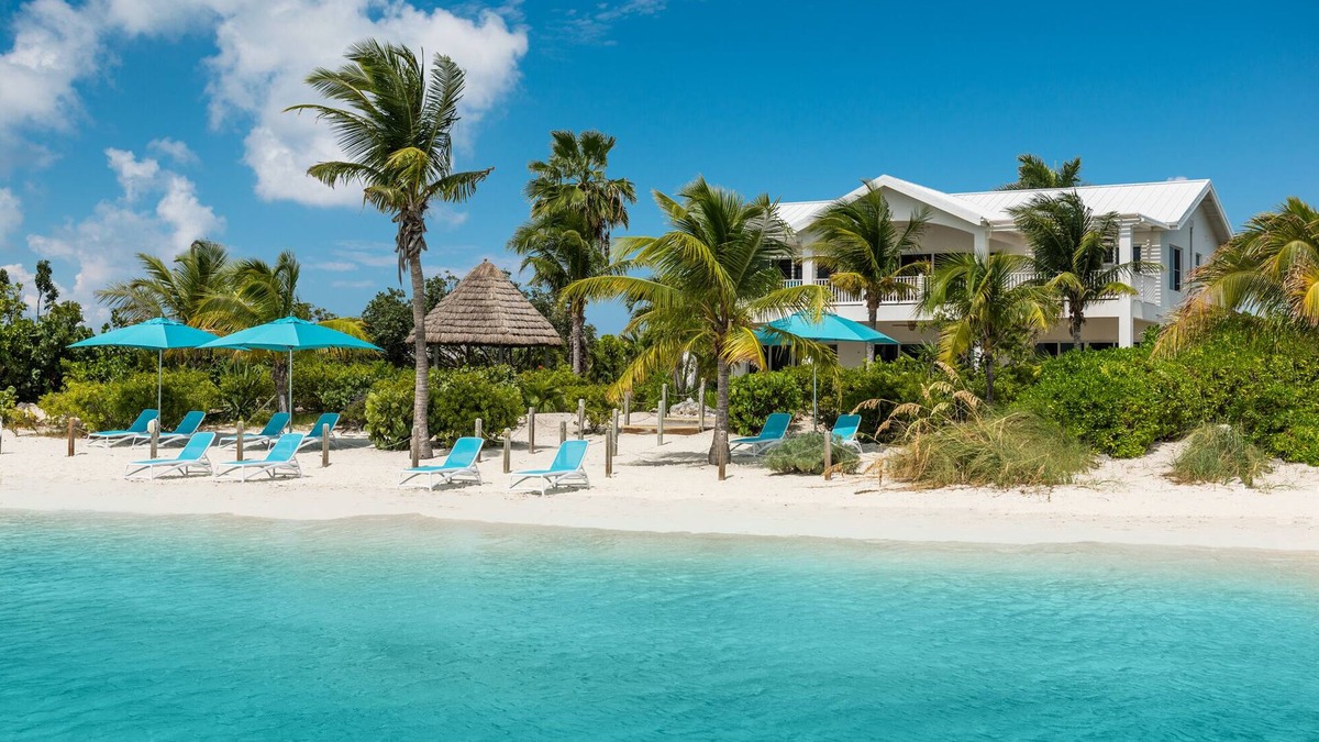 Ocean Point Villa | Crystal Sands BEACHFRONT Villa! Private pool! Best Value for Families & Couples!