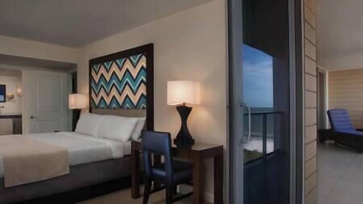 Marco Island Hotel | Crystal Shores Beachfront Resort, Beach, Spa, Hot Tub