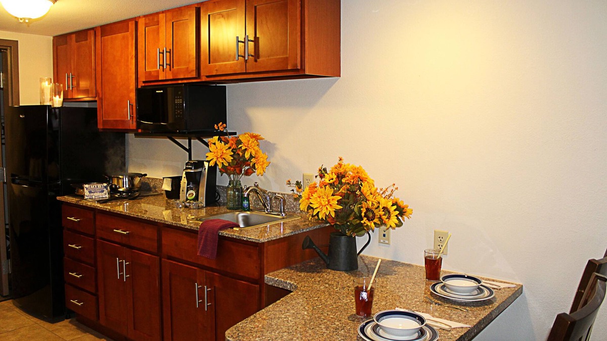 Towanda Hotel | Crystal Springs Inn and Suites