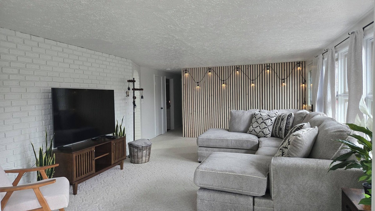 Berlin House | Crystal Wave Retreat, Berlin OhionHot tub and pool