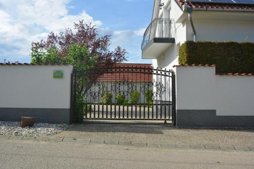 Hegyko Apartment | Csenár Apartman Hegykő